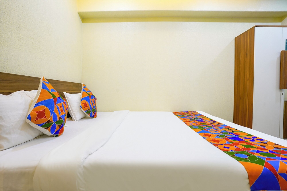 Fabhotel Sheen Residences