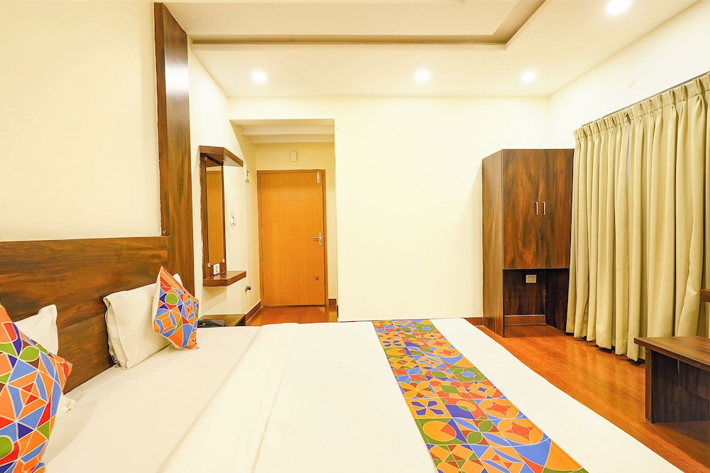 FabHotel Royal Wood Premier - Near Karnataka Golf Association, Domlur
