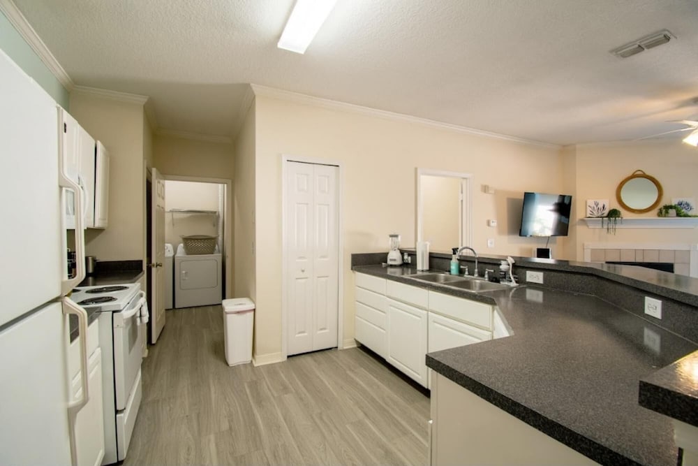 Jacksonville Vacations - Superb Location Luxury Amenities - Property Image 4