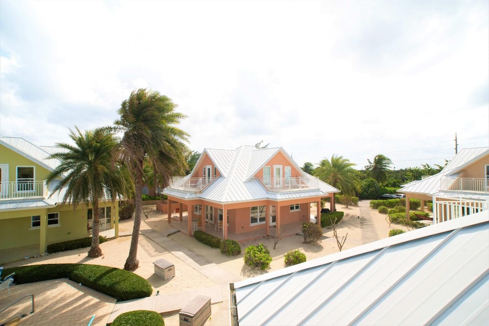 Luxury 3bd Beach View 3 Blue Stunning Views view 5