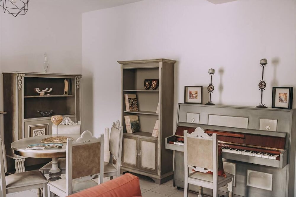 Melody House in Roustika view 2