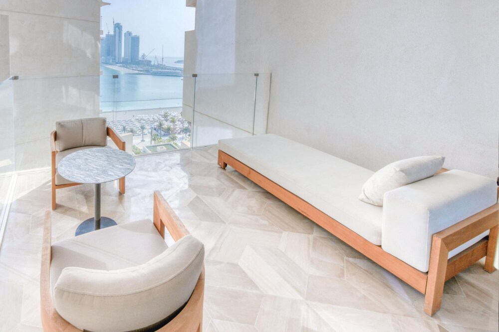 Serene Seaview 1 Bedroom In Five