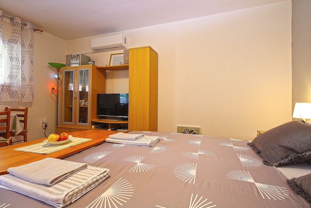 Apartment 1573 view 4