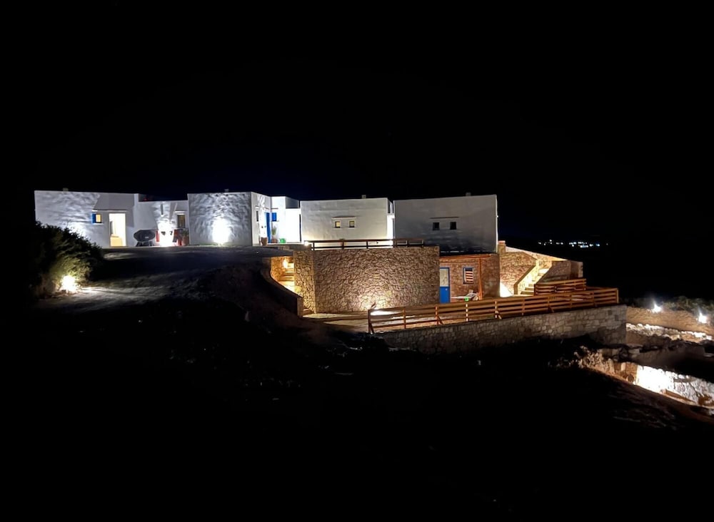 Villa Hera Mandrakia Milos view 2