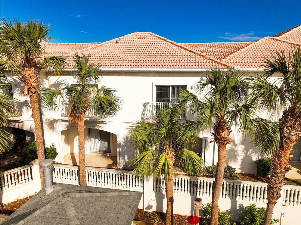 Beachside Bliss: 3BR Coastal Condo w/ Pools & Patio in St. Augustine