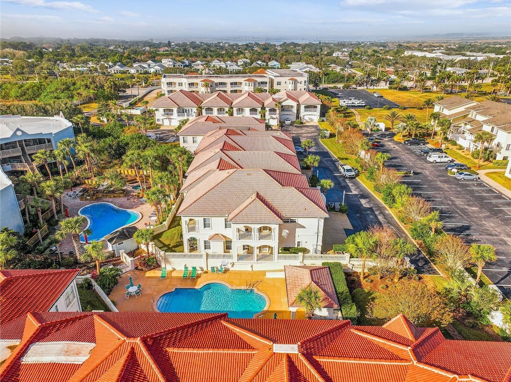 Beachside Bliss: 3BR Coastal Condo w/ Pools & Patio in St. Augustine