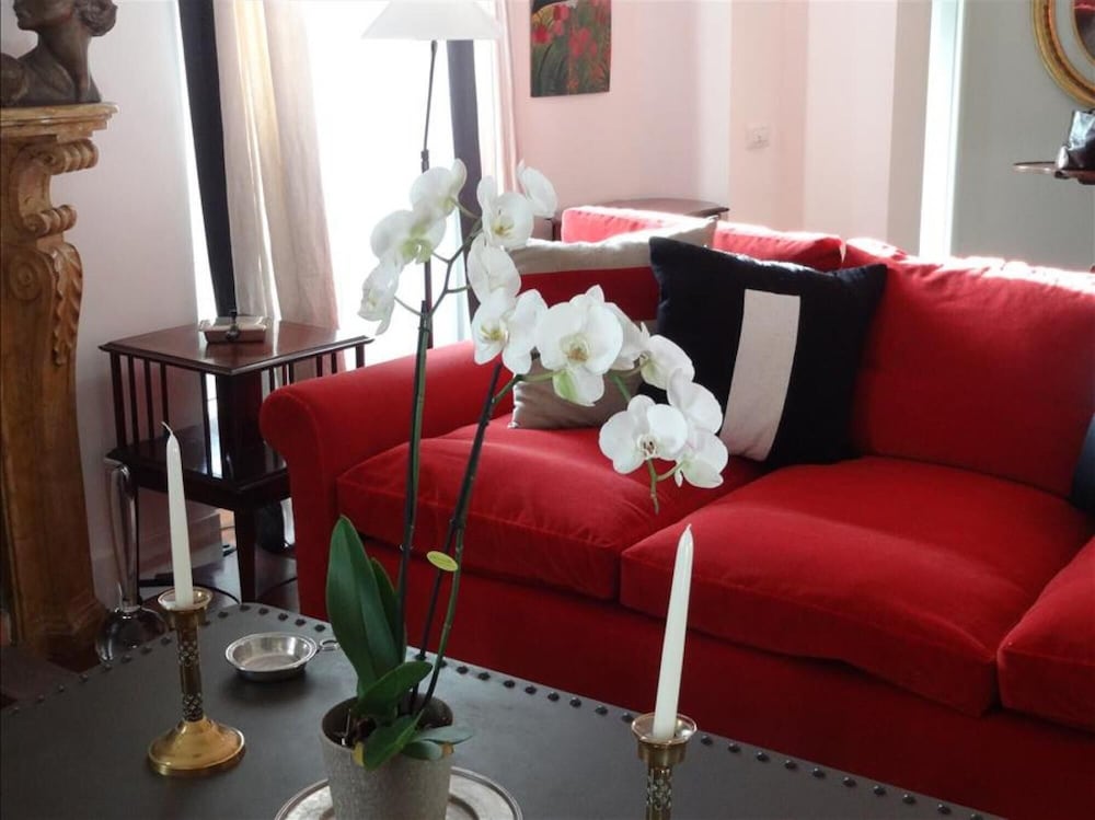 La Camelia an Elegant and Extravagant 2 Bedroom Apartment
