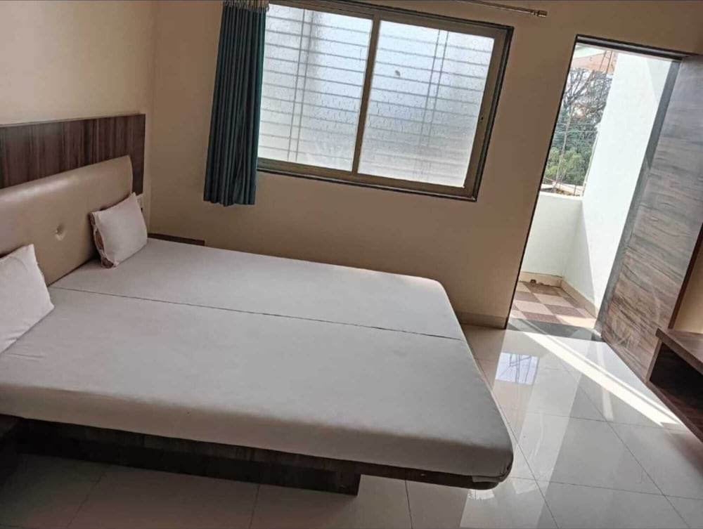 Pushkaraj Lodging