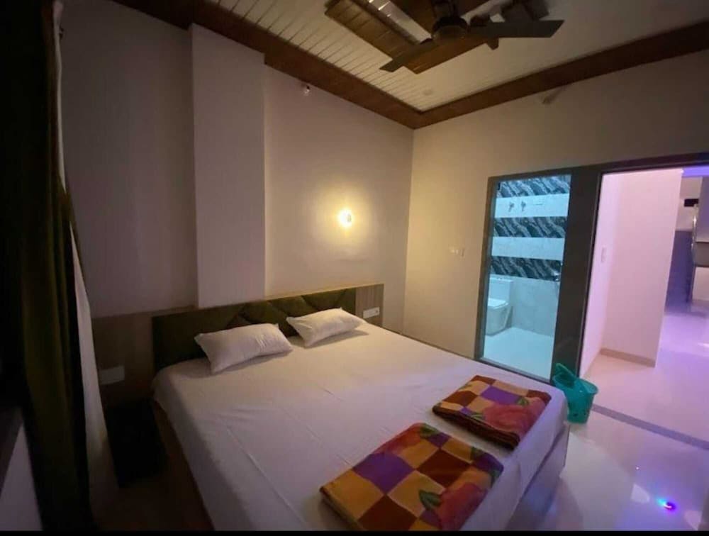 Shree Hanuman Hotel