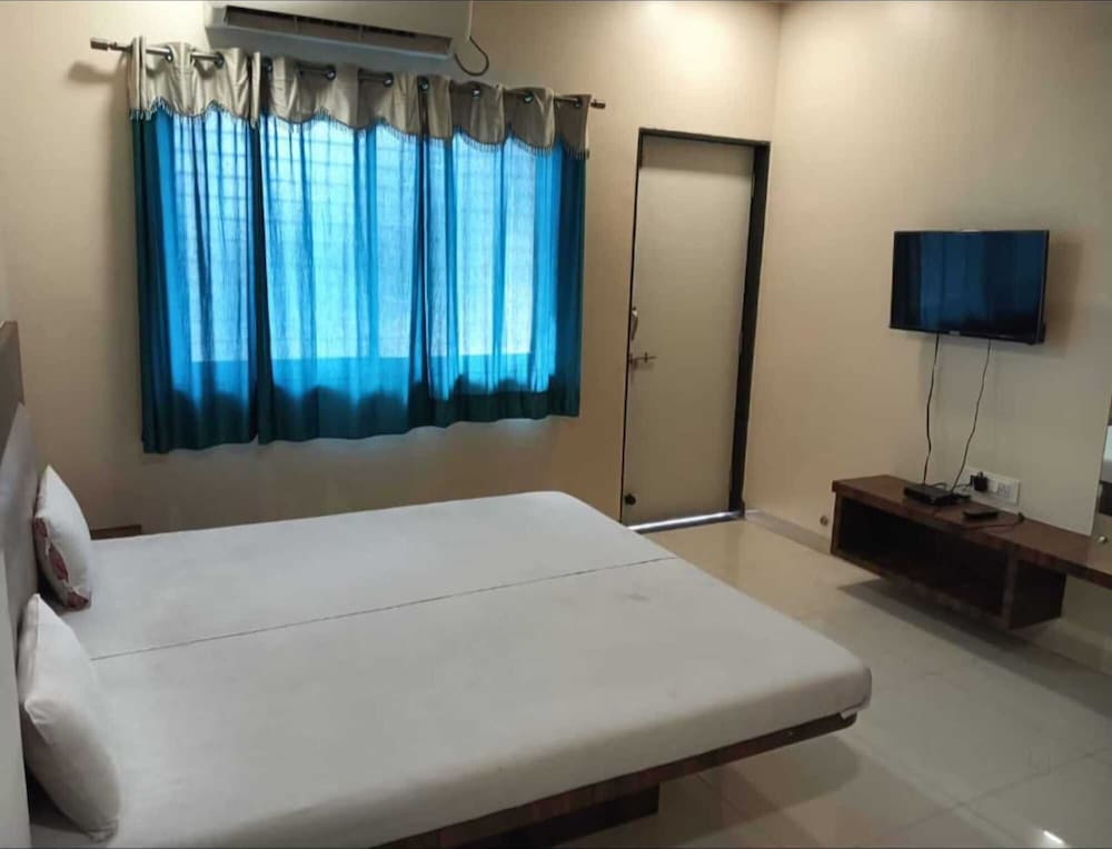 Pushkaraj Lodging
