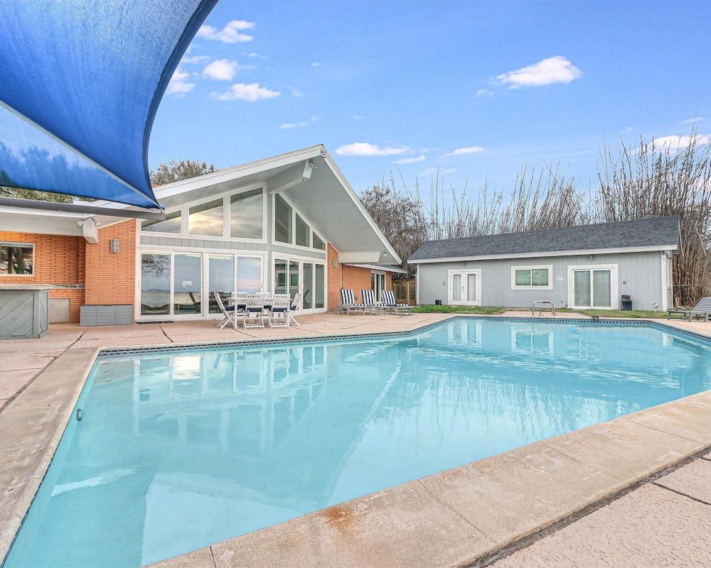 Whispering Breezes At Windy Hill 4 Bedroom Home by RedAwning view 4