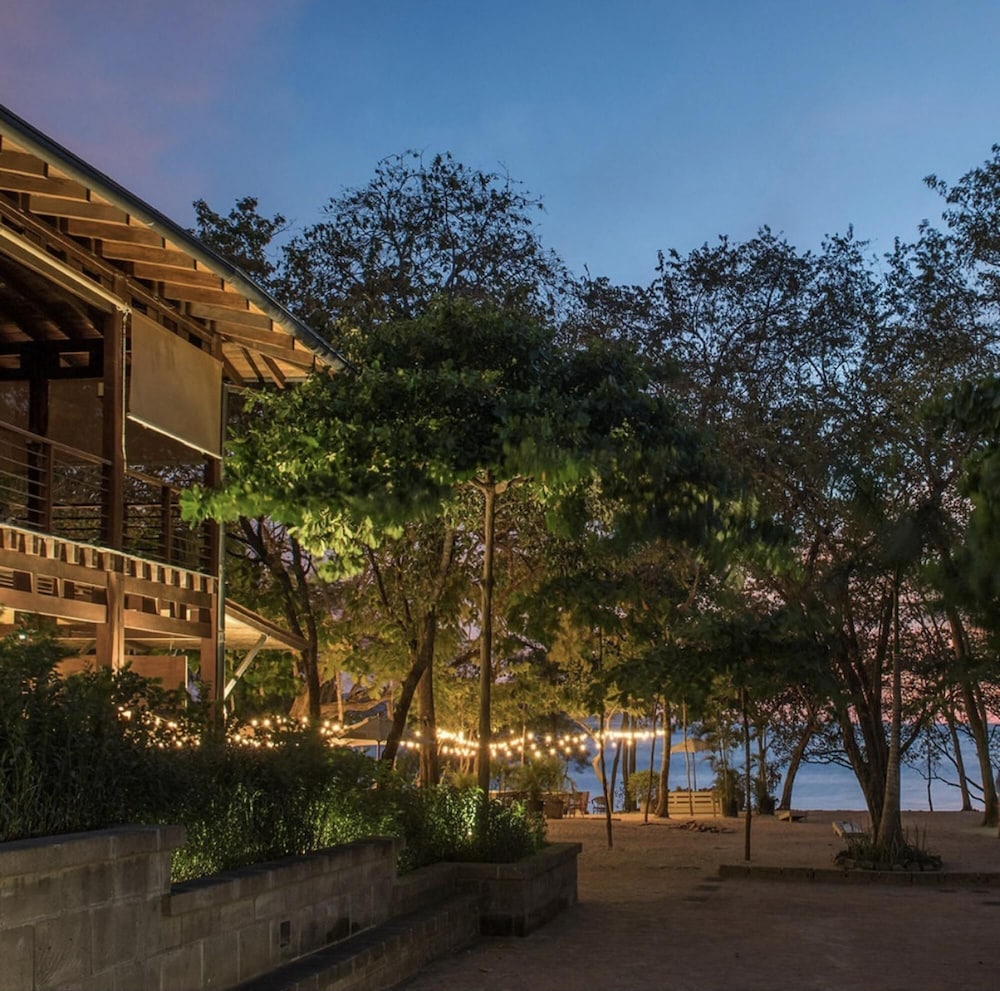 Las Catalinas - 2 BR Condo Just Steps to the Beach - Casa el Chante