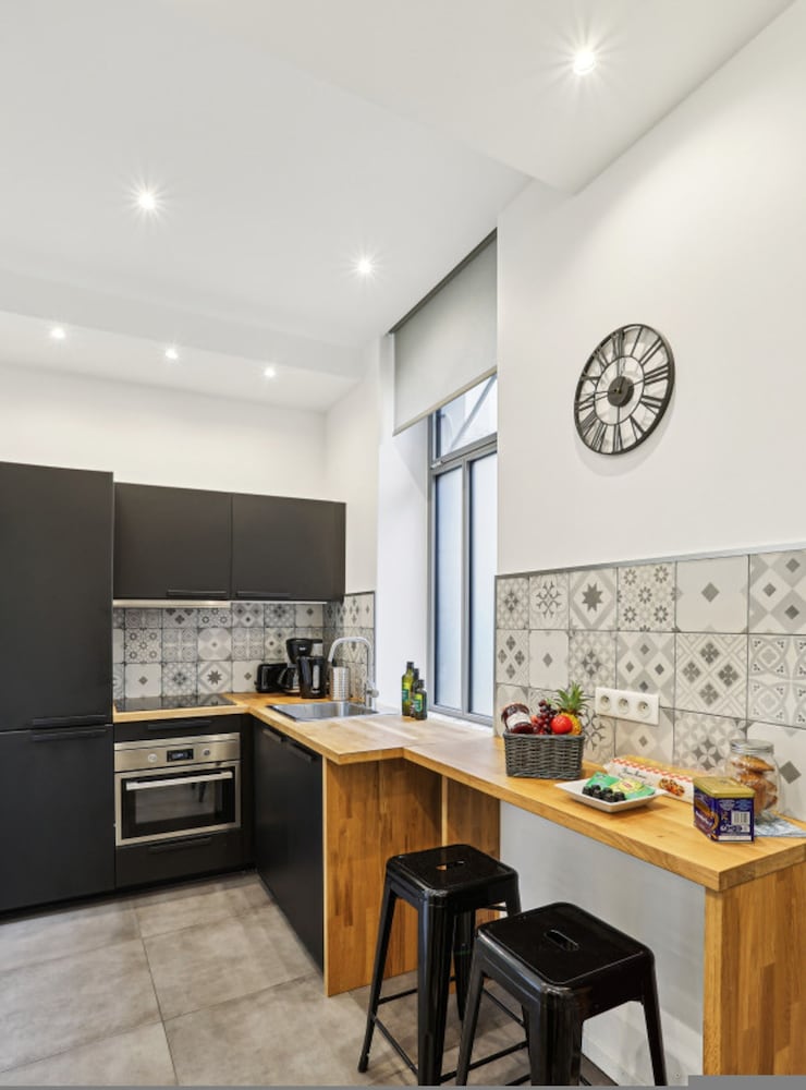 Lavie Maison House in the Marais Family