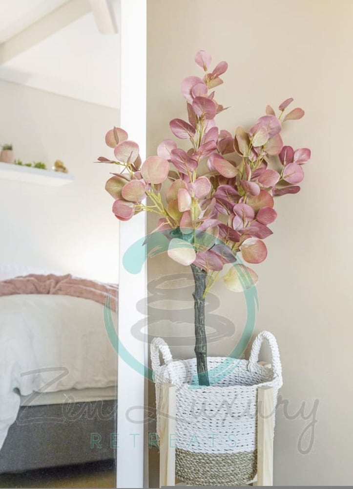 Peninsula Bliss Sea View Private Balcony Dining - Image 3