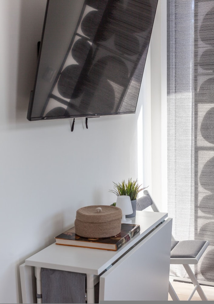 Scandinavian-style 1BR Apartment Built 2024 p83