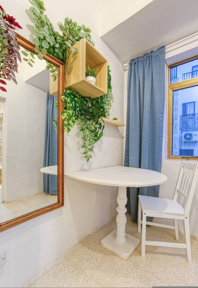Lilly the Traditional Maltese Townhouse in Sliema