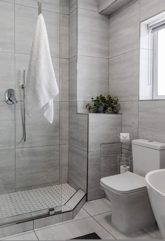 Sea-facing Apartment at Adelphi Galleria Seapoint