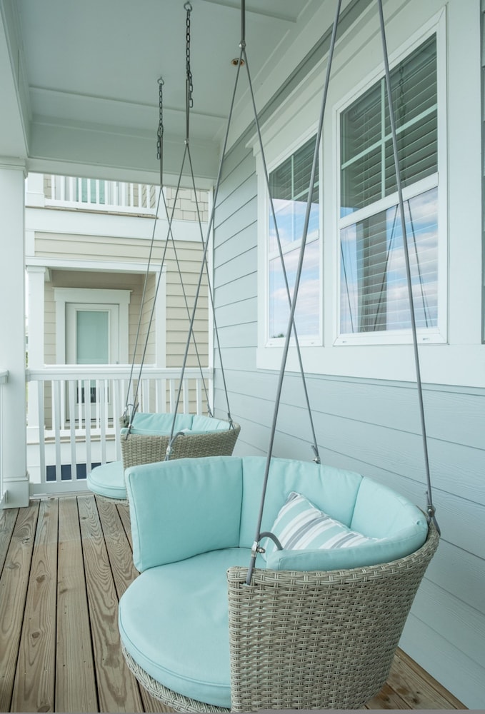 Isle of Dreams in Emerald Isle