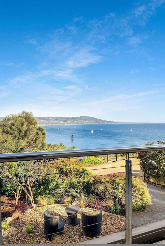 The Lookout in Mount Martha - Image 3