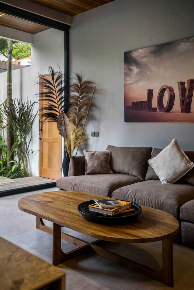 Villa Pereh by Alfred in Bali - Pererenan Paradise 2BD Luxury Townhouse w Pool