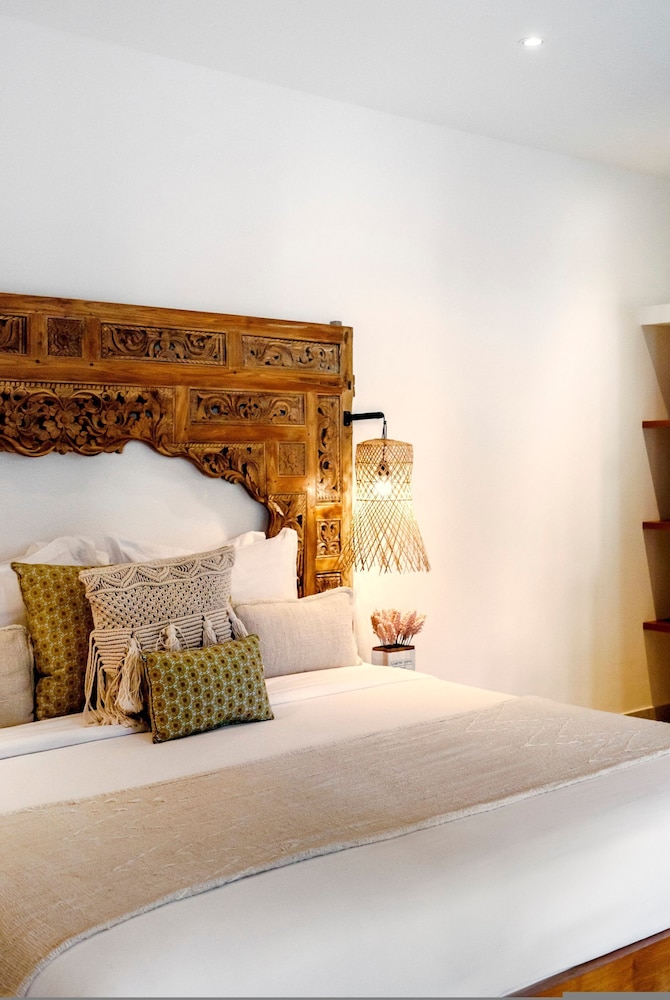 Villa Nabi by Alfred in Bali - New Family 5BR Villa Next to Seminyak Beach