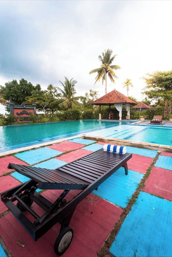 Beach Rock Resort Belitung