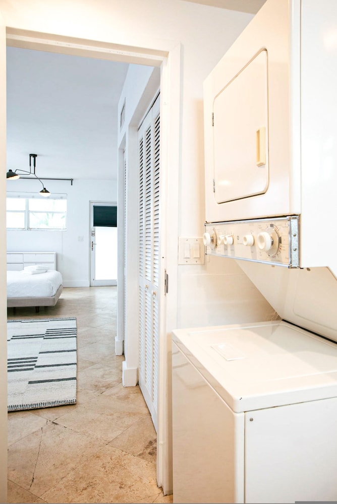 Spacious Apt in the Heart of South Beach