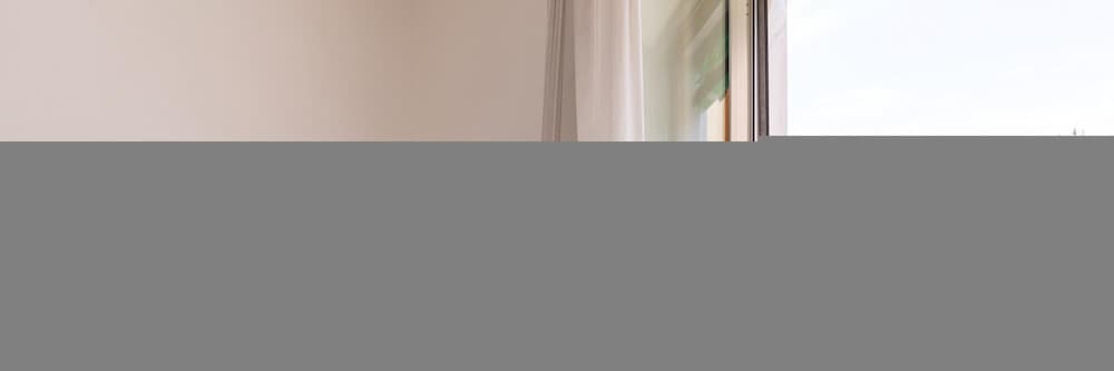 Emanuele III - 4 Bedroom Apartment