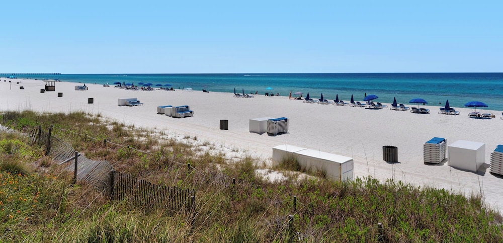 2BR Gulf Front Condo w/ Pool, Gym, Hot Tub + Free Attraction Tickets!