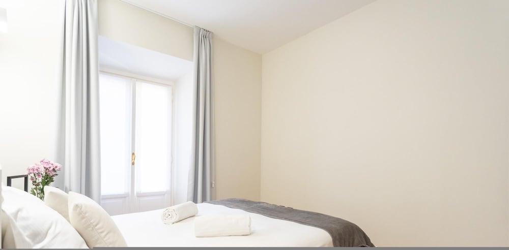 White Flat in Como City Center