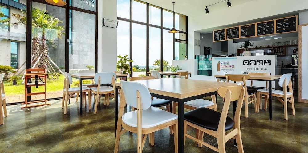 Seogwipo Etier Resort