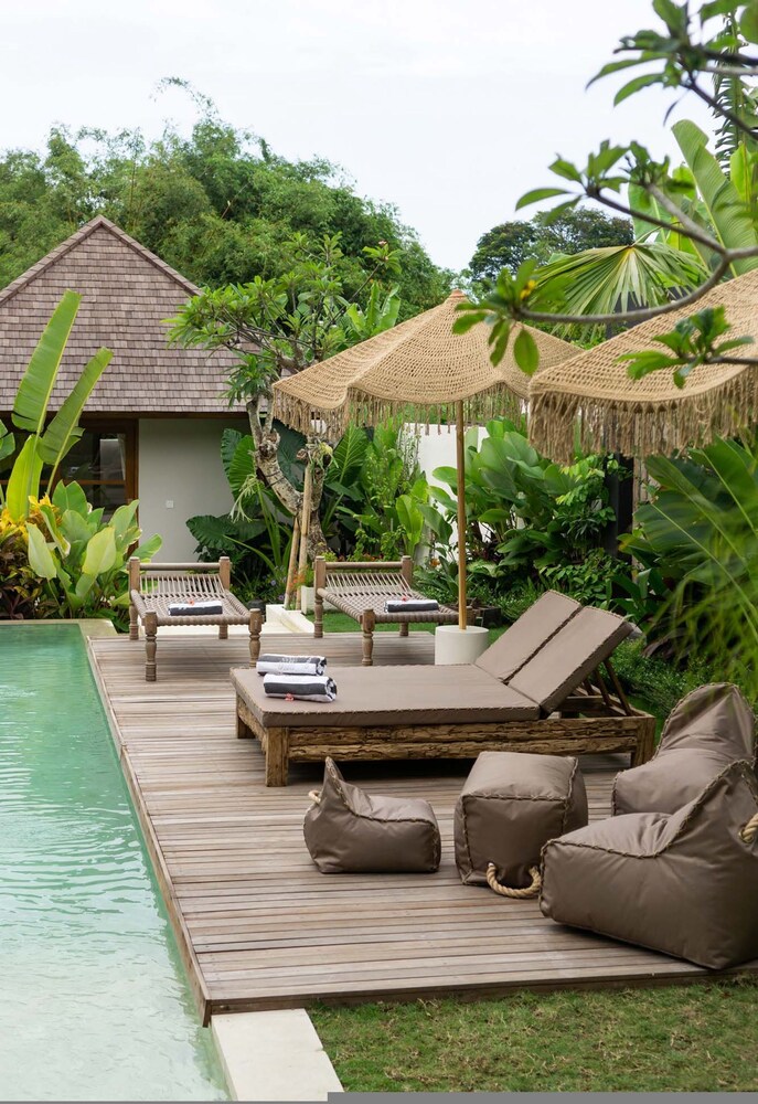 Villa Chempaka by Alfred in Bali - New Luxe Tropical 4BR Dream Villa in Canggu