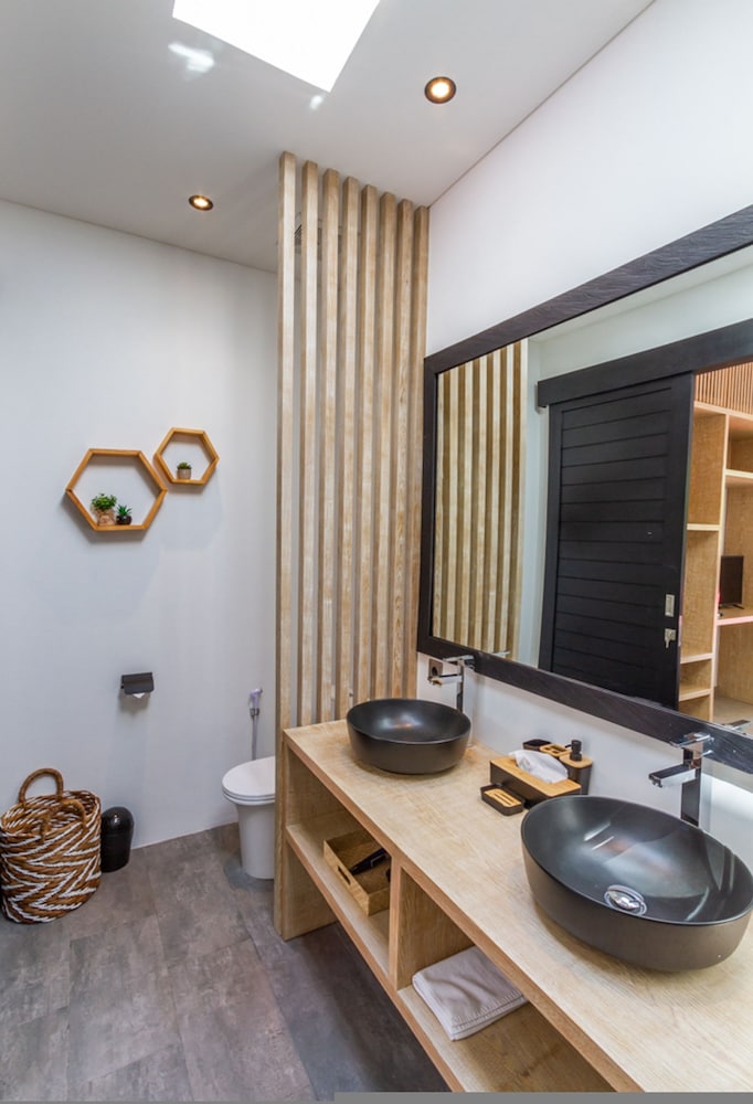 Villa Lys by Alfred in Bali - Charming 3BD Villa w Pool View Near Berawa Beach