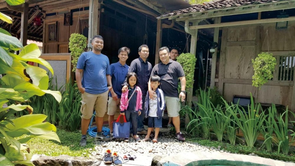 Omah Lila by The Grand Java