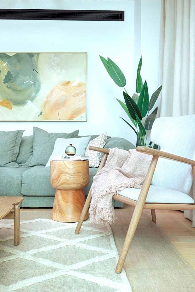 Vesta - Luxury APT - 3BR - La Mirada