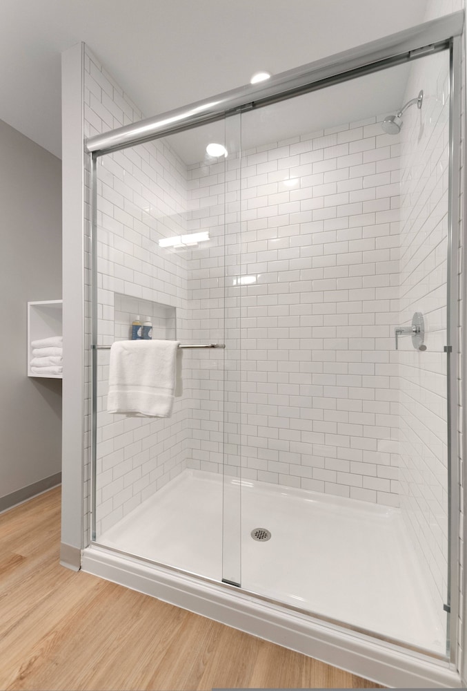 Group-ready 4BR Free Parking Walkable