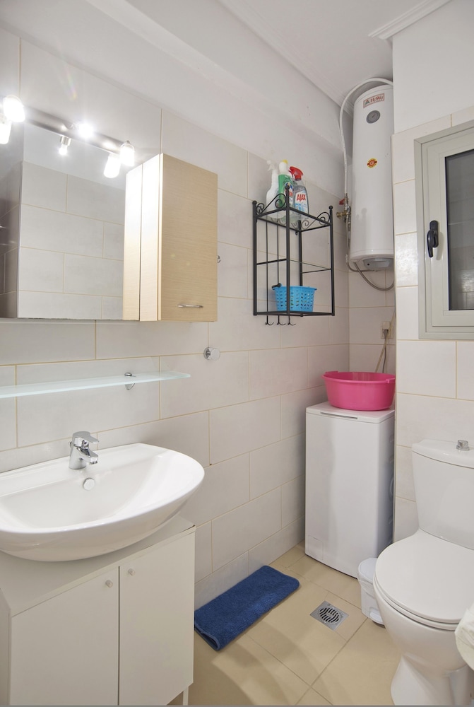 Filoxenia With 1 Bedrooms and 1 Bathrooms