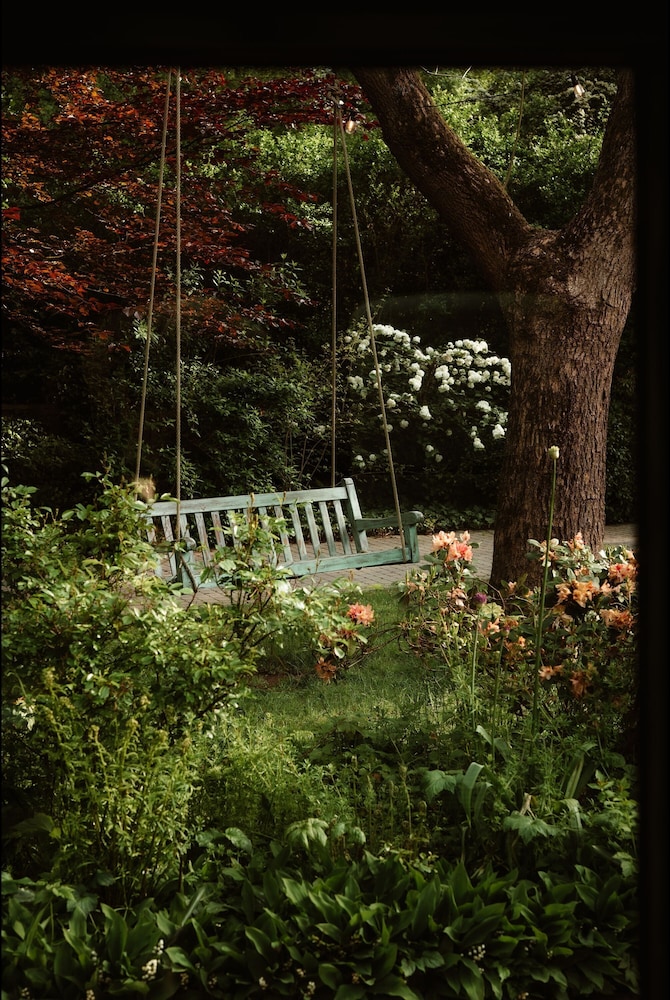 La Petite For t Antique Countryside Greenhouse