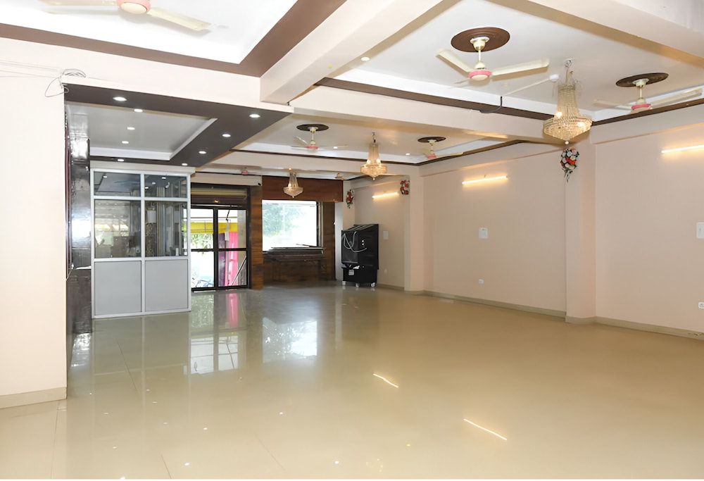 Hotel Moon Light Kanpur