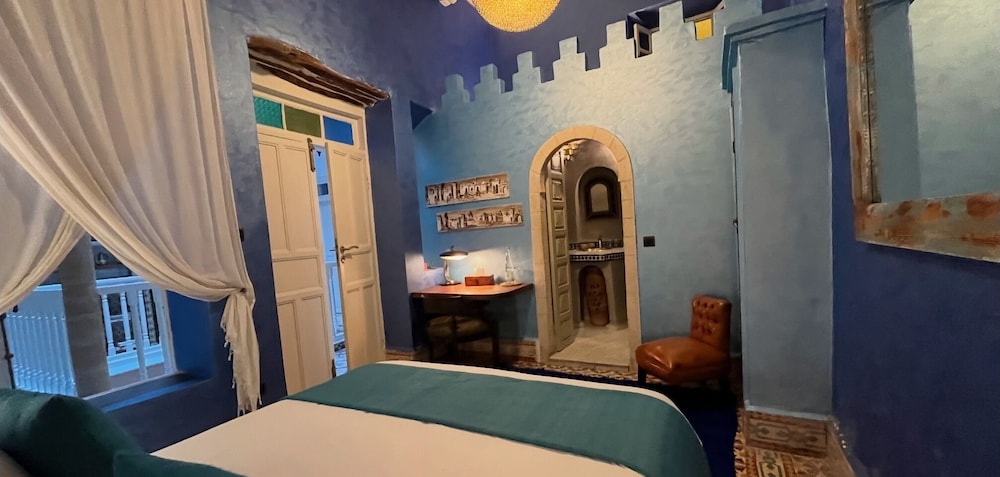 RIAD MALAÏKA