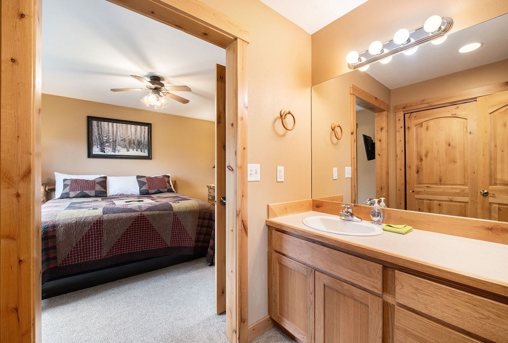 Solitude Condos - Estes Park CO