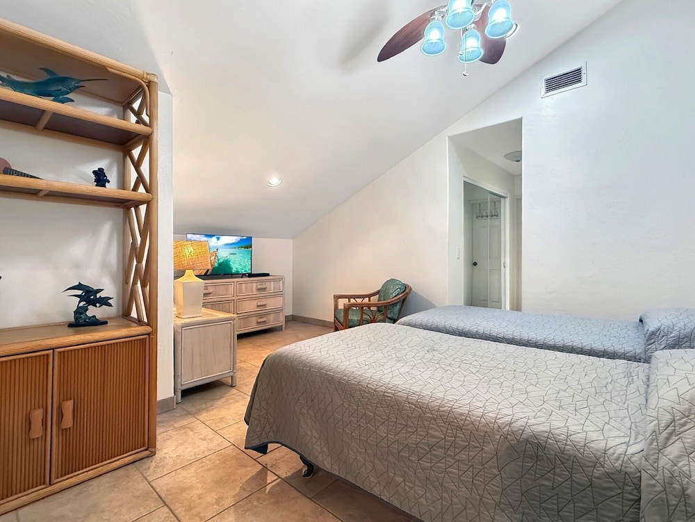 Large 3BR + Loft at Kanaloa Pools, Golf Views & Prime Keauhou Location