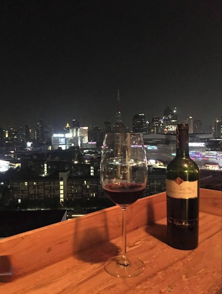 12th Floor Cozy Studio Room, 5-10 Mins Walk to Iconsiam and BTS