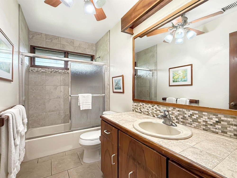 Large 3BR + Loft at Kanaloa Pools, Golf Views & Prime Keauhou Location