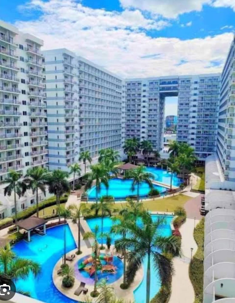 Peaceful Pasay Oasis - Entire Apartment for Rent