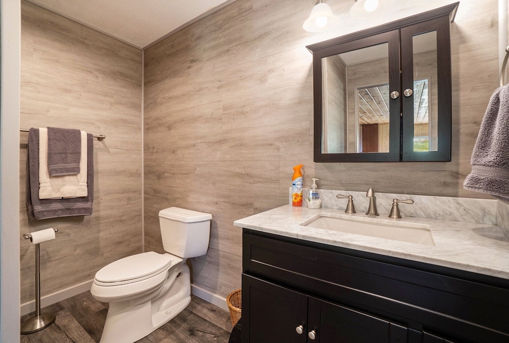 Frontier Mountain Retreat - Monthly Long-term Vacation Rental 30 Days Minimum -- Estes Park 1 Bedroom Apts by RedAwning - Property Image 33