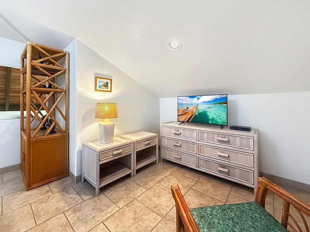 Large 3BR + Loft at Kanaloa Pools, Golf Views & Prime Keauhou Location