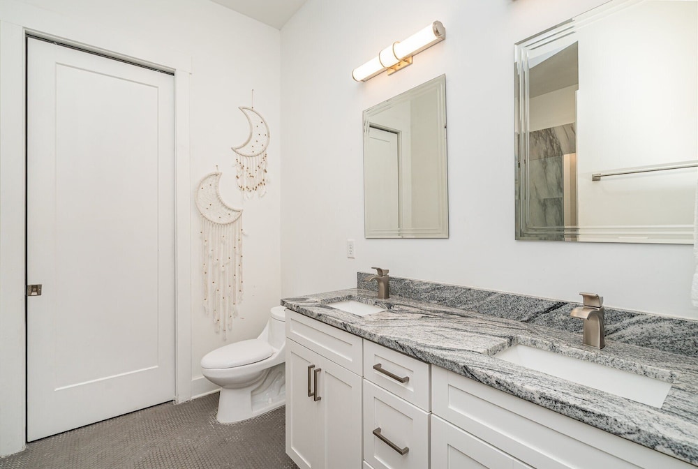 Gallatin Retreat-private Balcony-in East Nashville