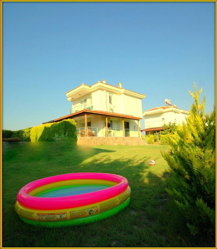 Photo 10