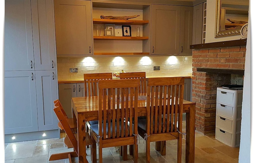 Charming Villa in Ryde - Child Friendly